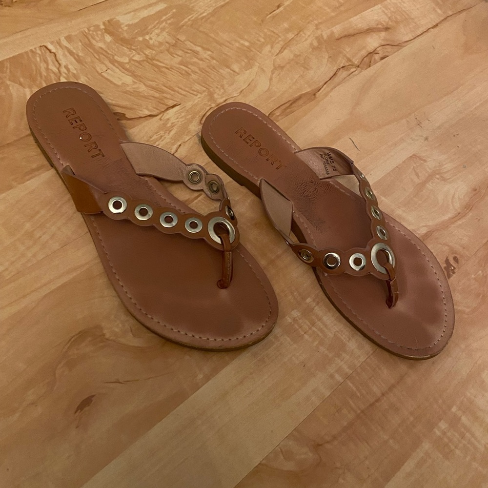 Report sandals 7.5